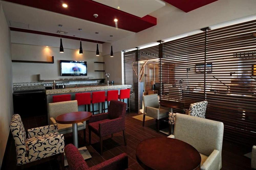 Doubletree By Hilton Queretaro Hotel Restaurant photo