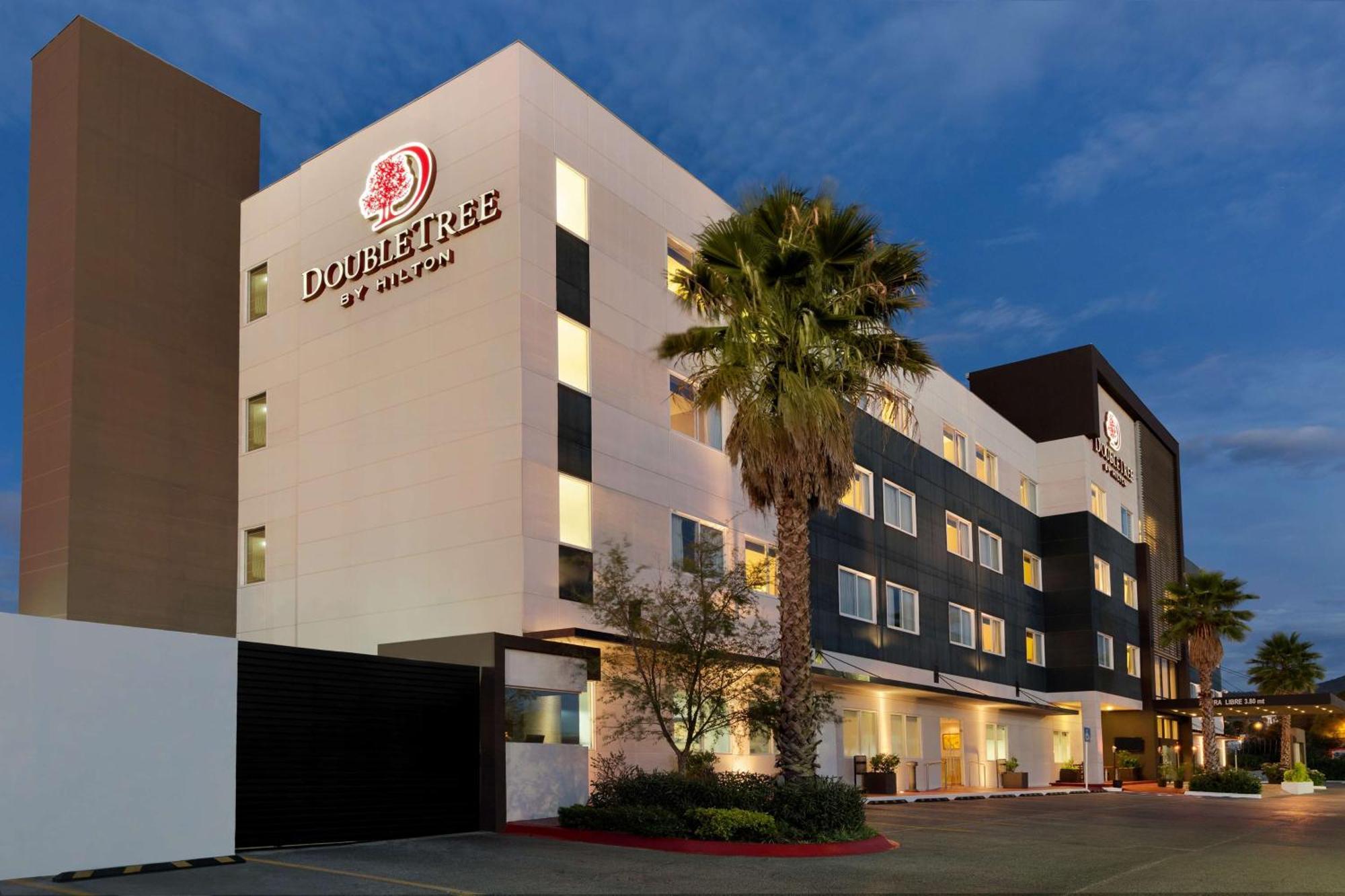 Doubletree By Hilton Queretaro Hotel Exterior photo